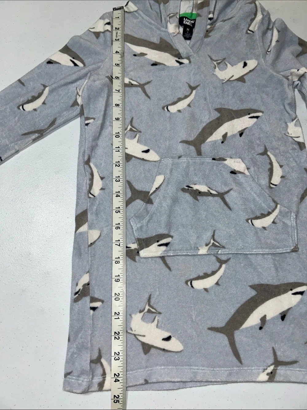 Land’s End Boy’s Long Sleeve Towel Swimsuit Cover Up Sharks Size M (8)